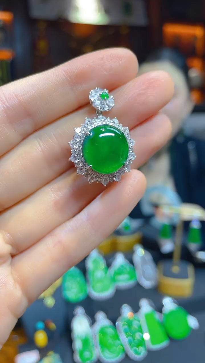 【闪购商品】翡翠颈饰银S925镶嵌114532天然A货翡翠蛋面