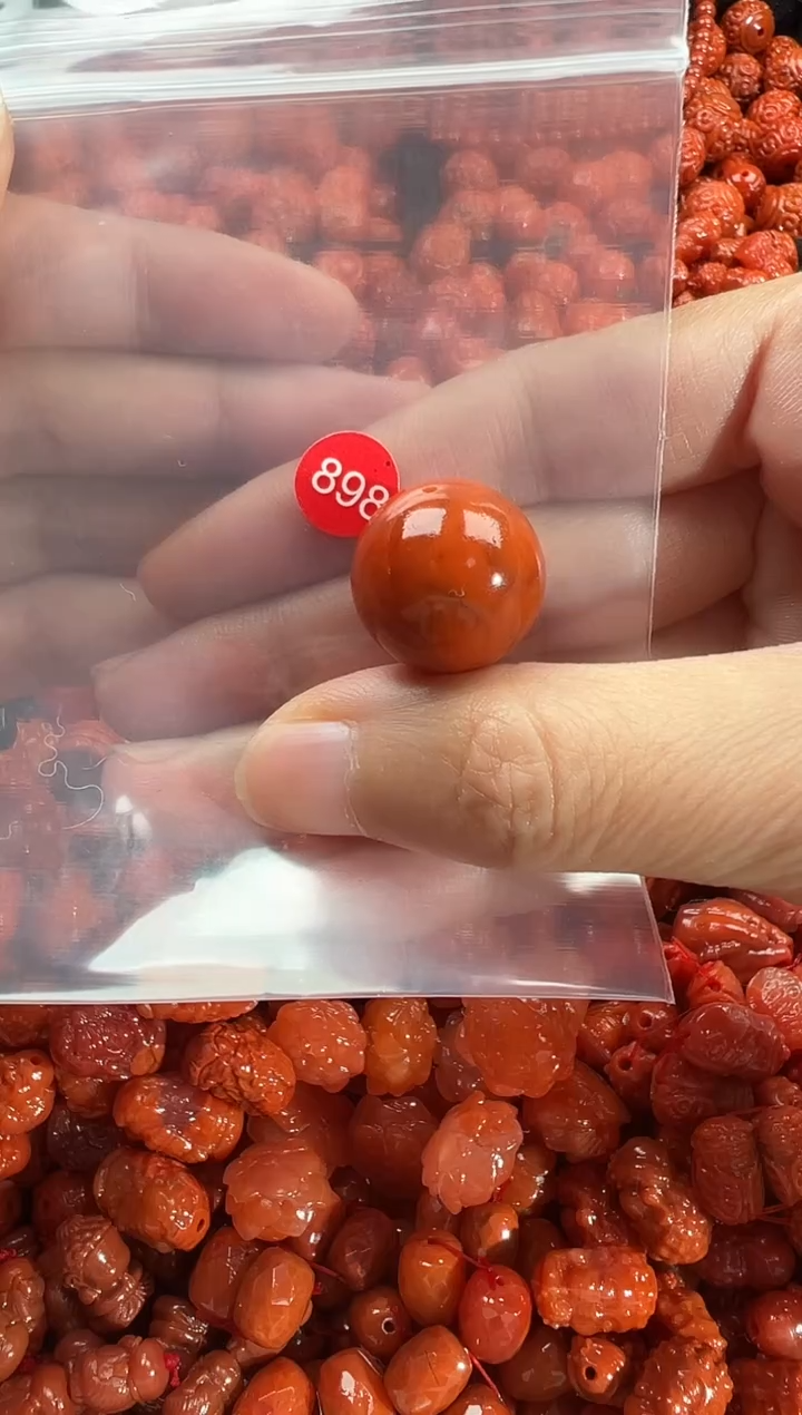 颈饰未镶嵌南红玛瑙1