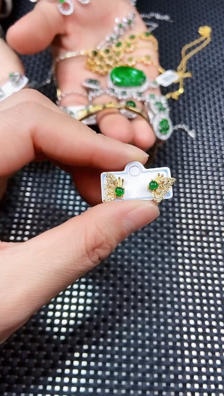 【闪购商品】翡翠耳饰未镶嵌111111111