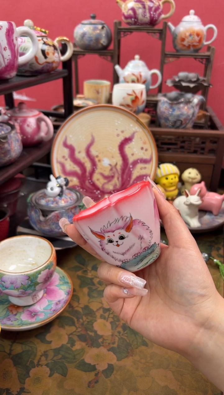 【闪购商品】猪油冻红粉佳人手绘多彩郁金香杯主人杯