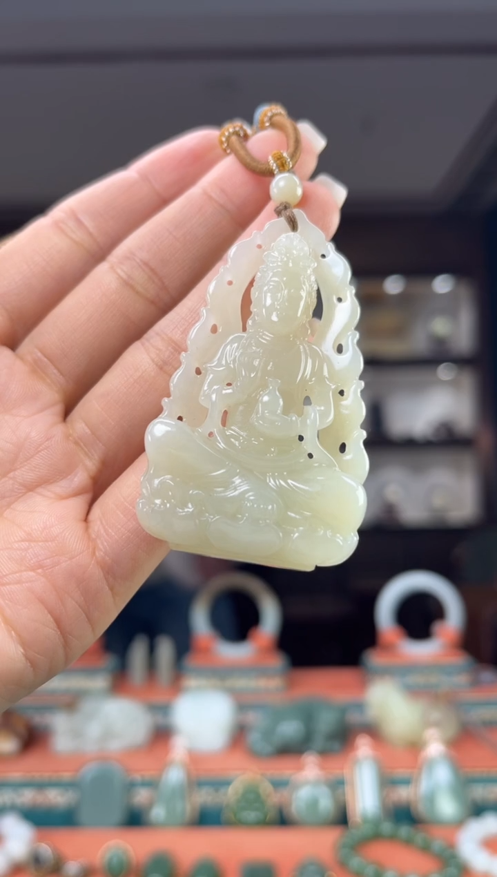 颈饰未镶嵌和田玉佩佩