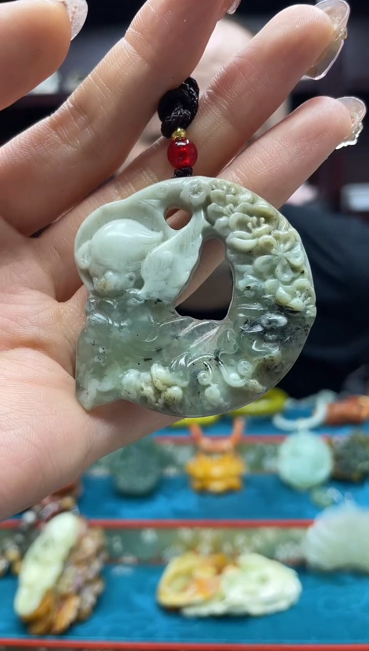 未镶嵌岫玉吊坠·