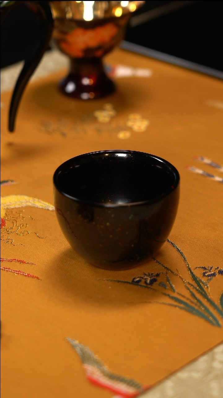 F沈绍安大漆木胎鸡蛋杯