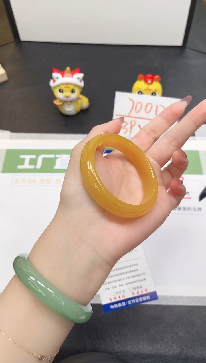 【闪购商品】石英质玉手镯未镶嵌273-54.2