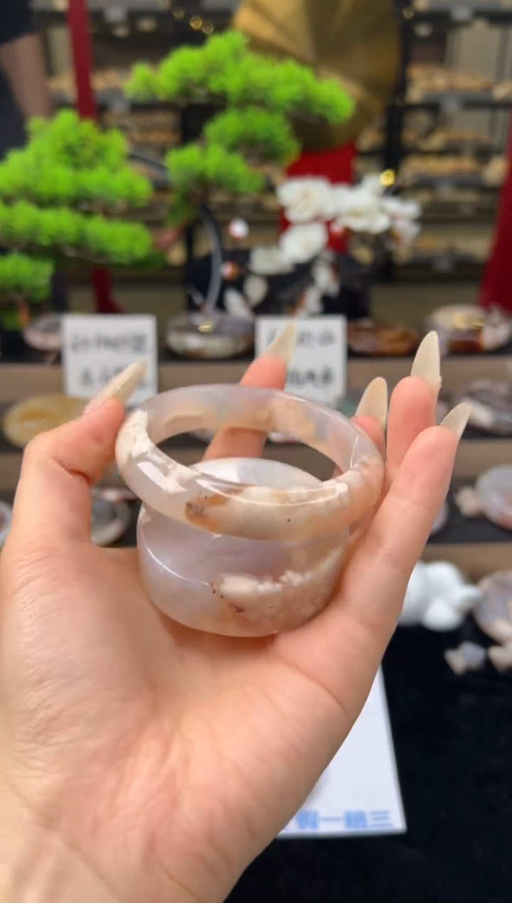 【闪购商品】石英质玉手镯未镶嵌57圈口（赠送镯心）13134