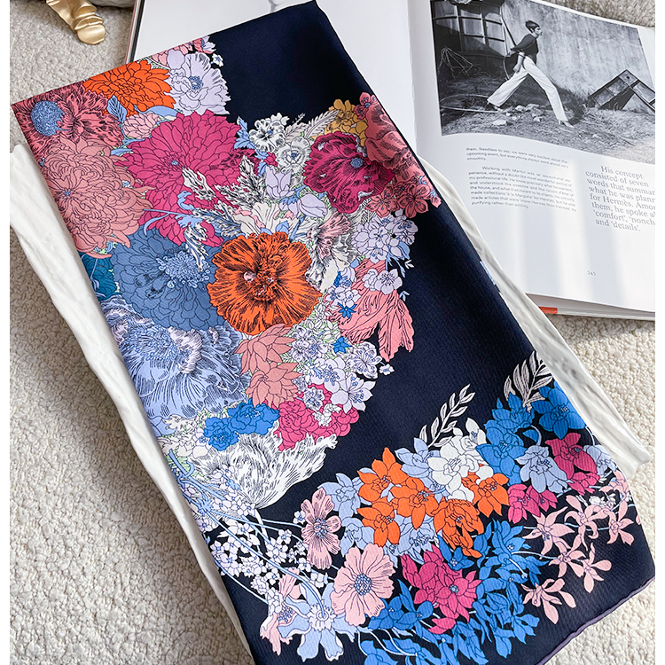 「轻扬花衣」90cm18姆米斜纹台版丝巾经典时尚桑蚕丝真丝方巾