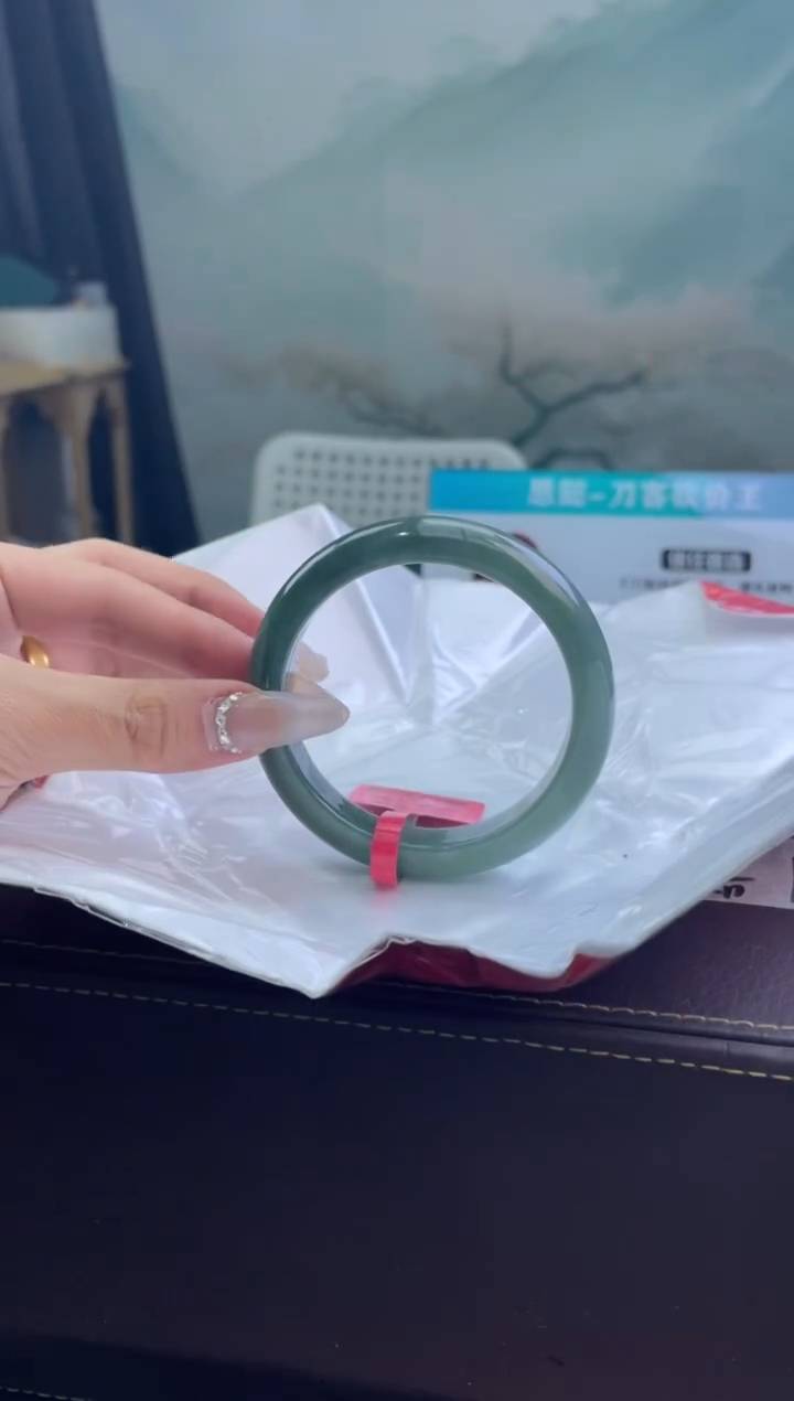 翡翠手镯未镶嵌4          