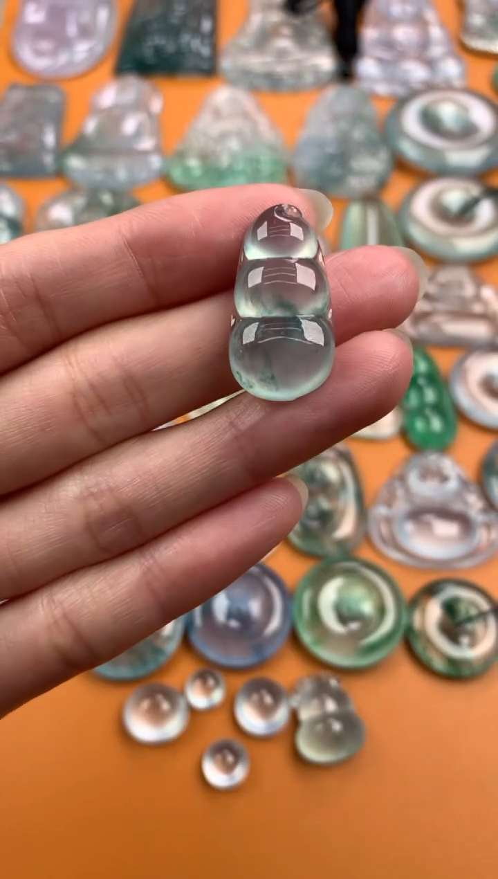 【闪购商品】翡翠颈饰未镶嵌25.3-13.8-5.9