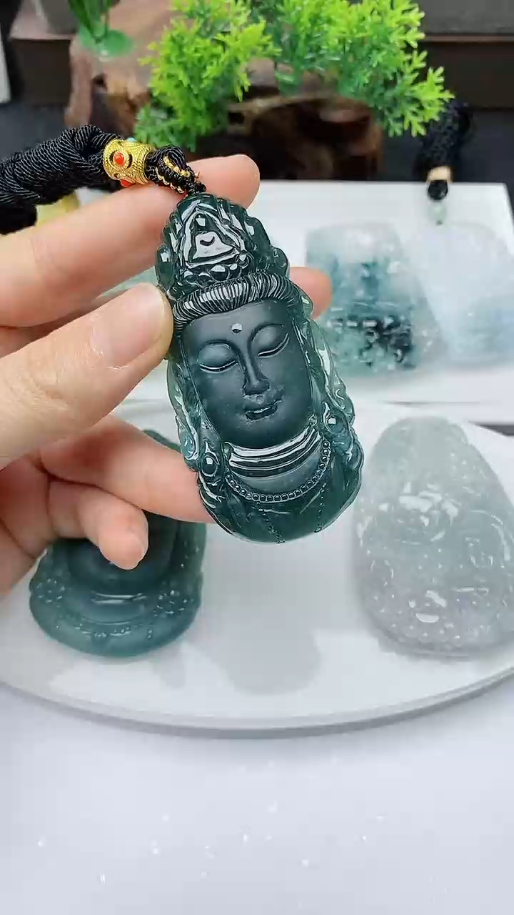 【闪购商品】翡翠颈饰未镶嵌