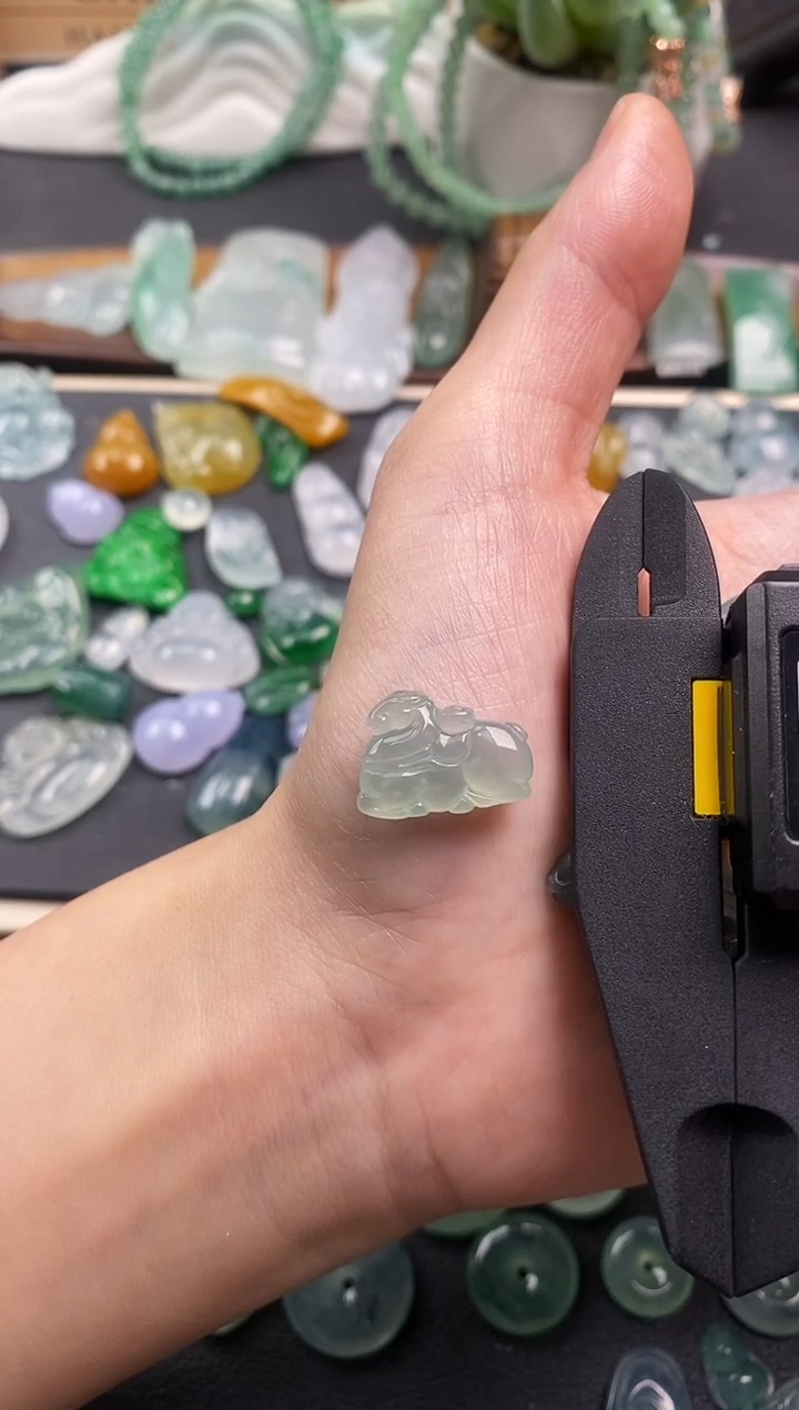 颈饰未镶嵌翡翠安*唐马