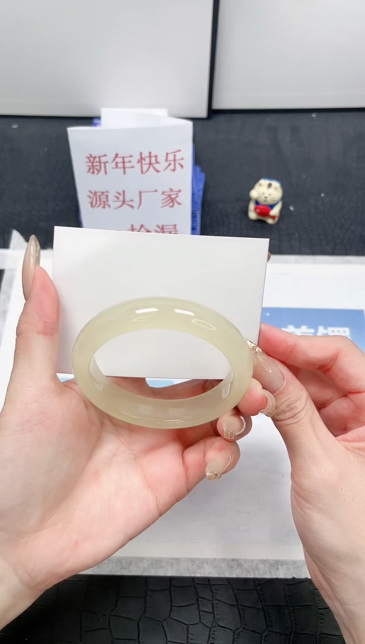 【闪购商品】石英质玉手镯未镶嵌Y18-58.4