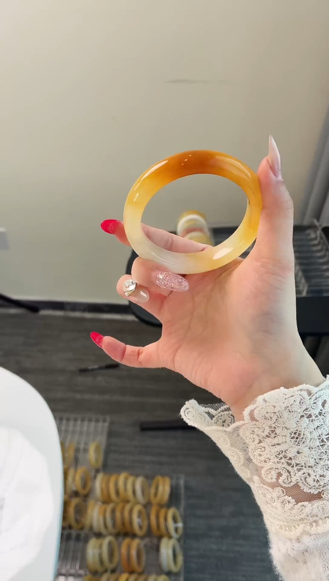 未镶嵌手镯石英质玉128.56