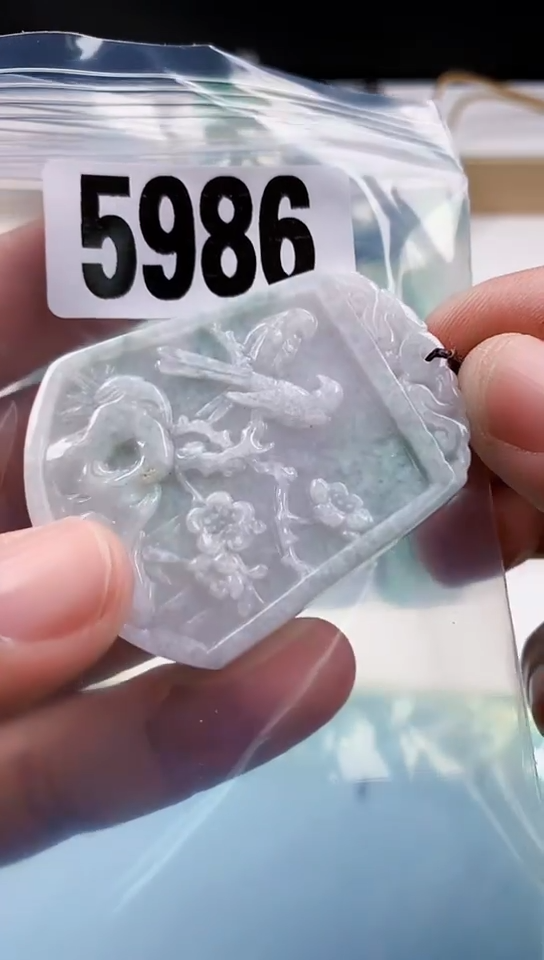 【闪购商品】翡翠挂件未镶嵌天然翡翠吊坠挂件