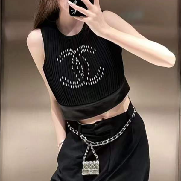 99新 Chanel/香奈儿  38码22A黑色风琴褶钉珠双C无袖背心