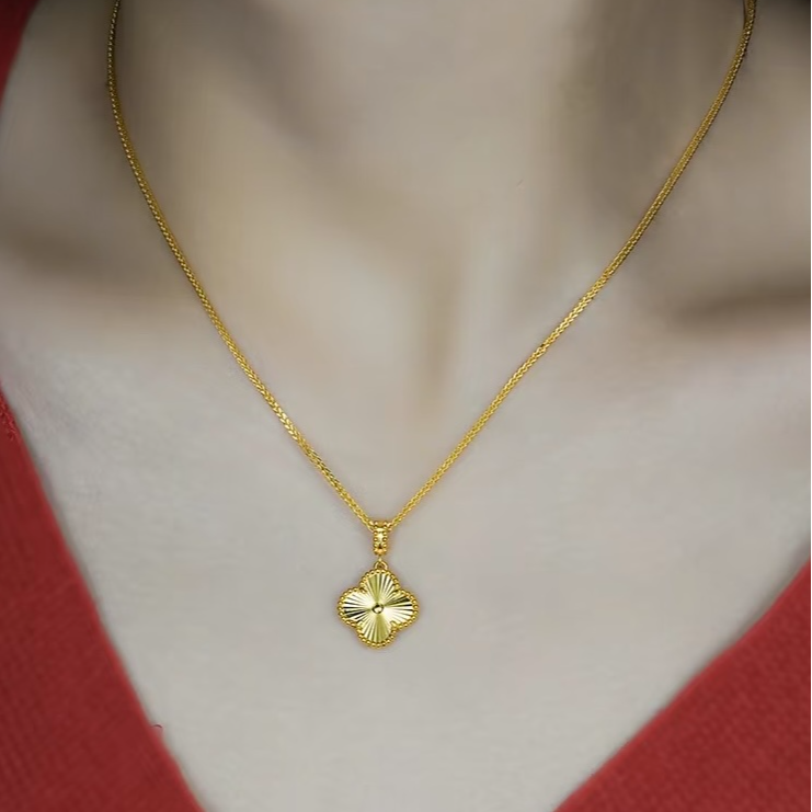 钛钢项链 镀 k 金 镭射四叶草项链气质时尚精致坠链女款 X-116