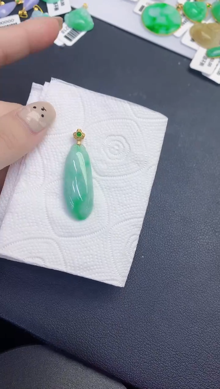颈饰未镶嵌翡翠缅甸天然翡翠A货