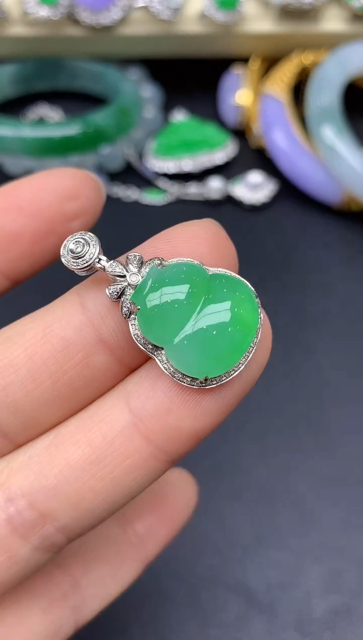 颈饰18K金镶嵌翡翠288-雪姐翡翠天天见