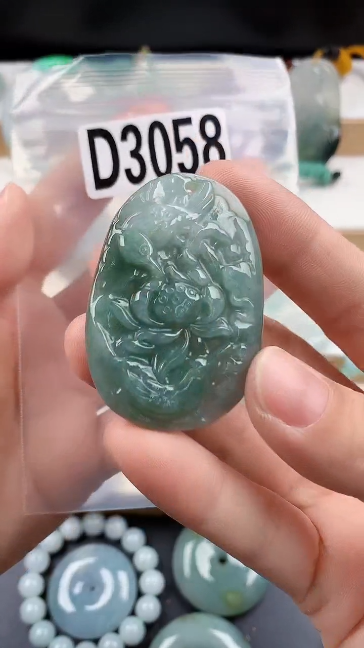 颈饰未镶嵌翡翠天然翡翠吊坠挂件