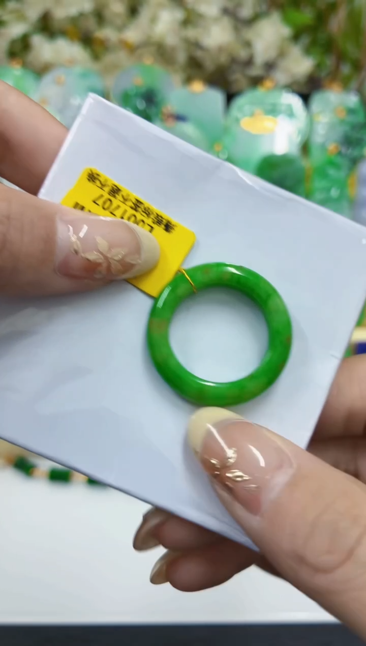 吊坠(不含链)未镶嵌翡翠挂件