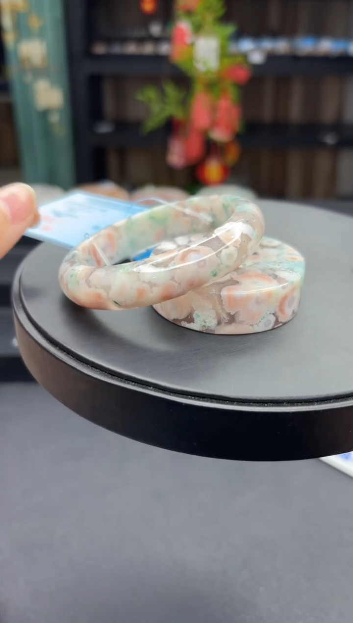 【闪购商品】石英质玉手镯未镶嵌1081（58圈赠送镯心）