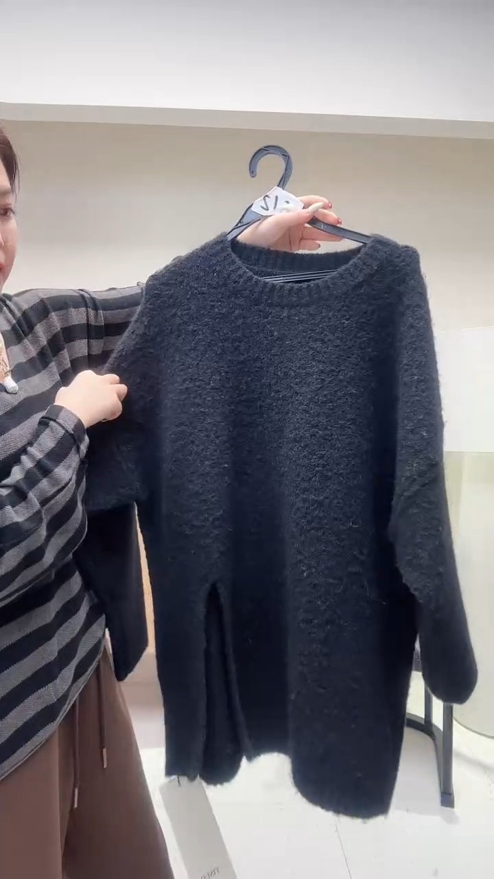 黑色韩韩休闲风羊毛衫