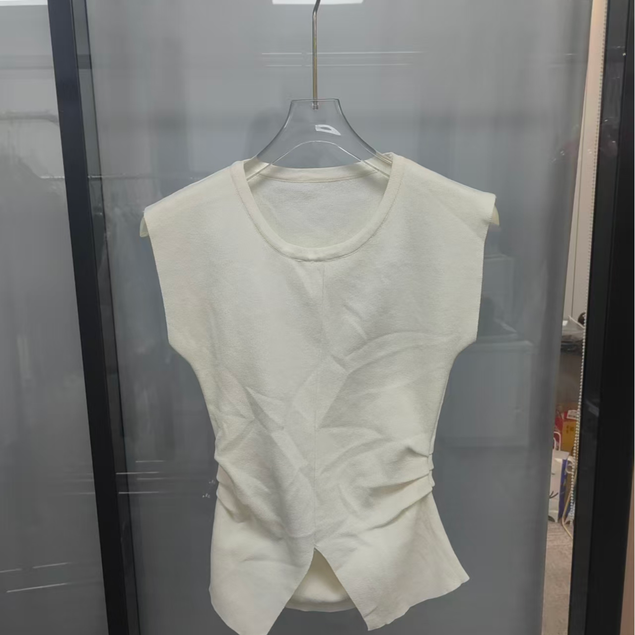 无袖上衣设计感显瘦衫