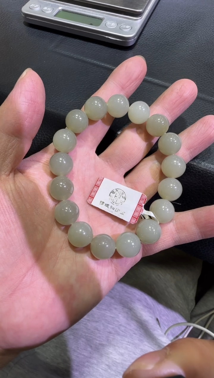未镶嵌手串和田玉近矿高清白手串（产地直发）