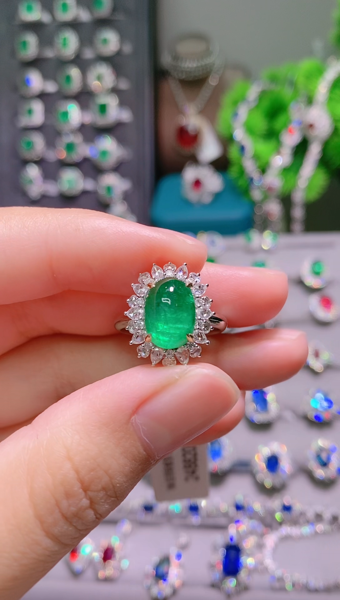 18K金镶嵌18K金戒指祖母绿.