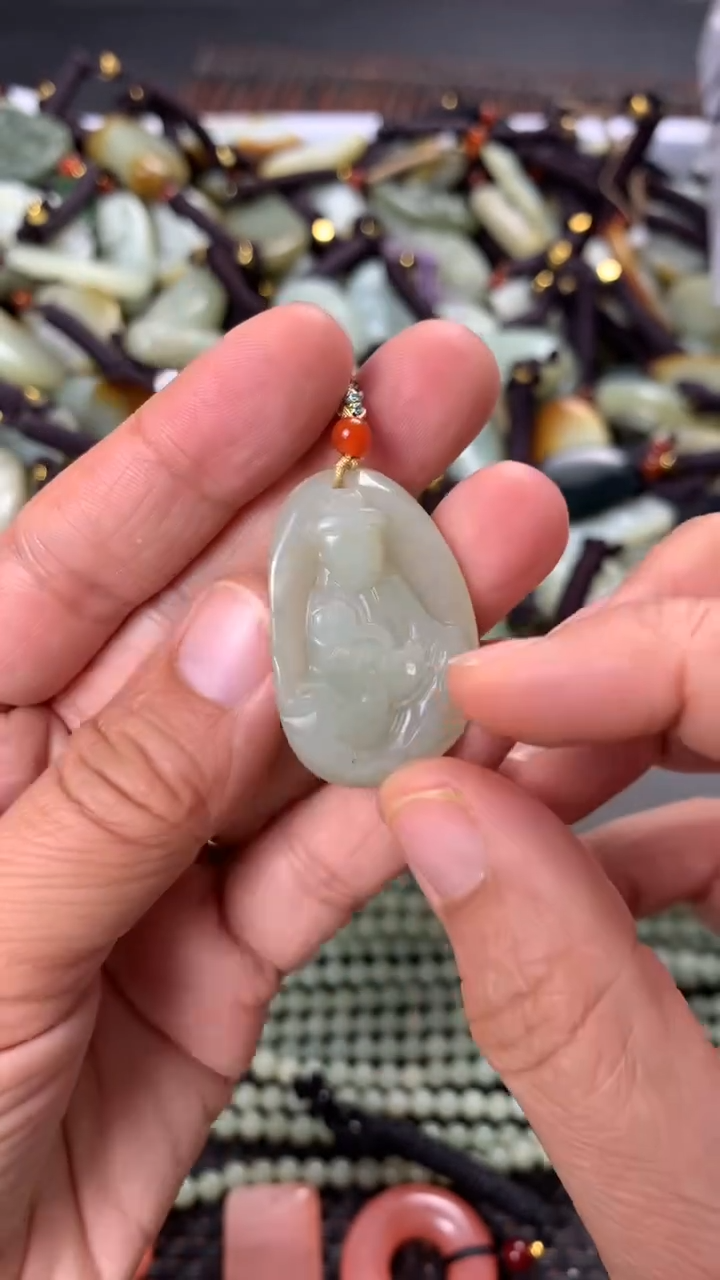 【闪购商品】和田玉颈饰未镶嵌多样性发货没有证书拍一发一有瑕