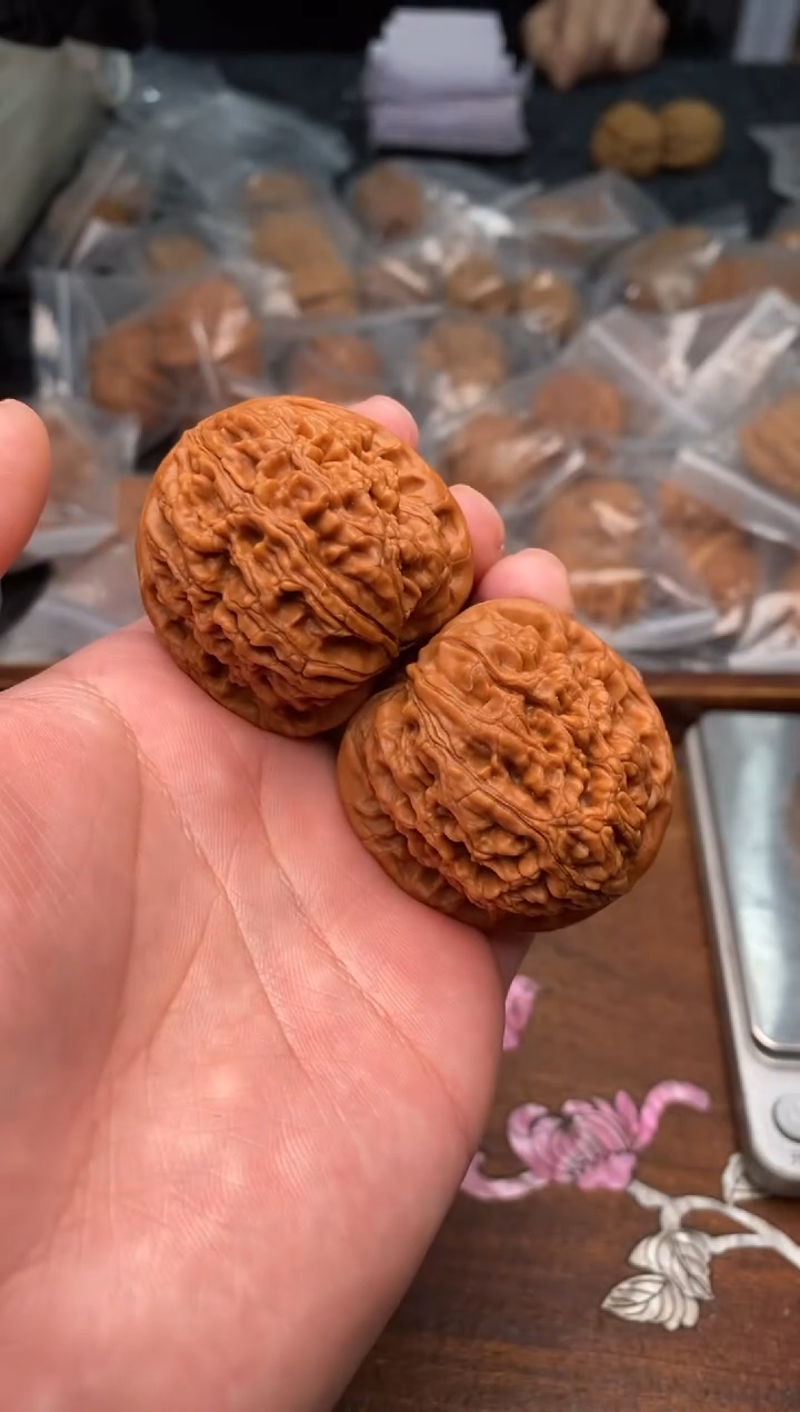 【闪购商品】文玩核桃把件G53号41尺水龙纹