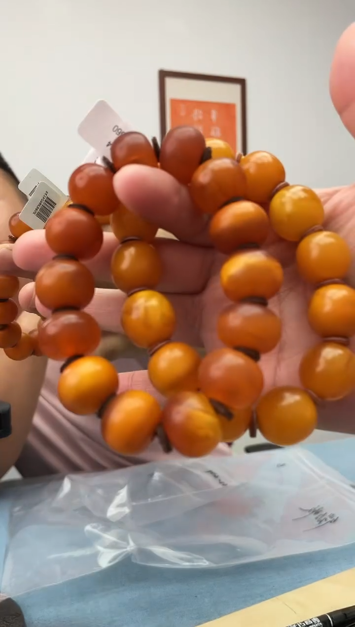 未镶嵌蜜蜡珠宝奇石假一罚十，微瑕多样性发一件