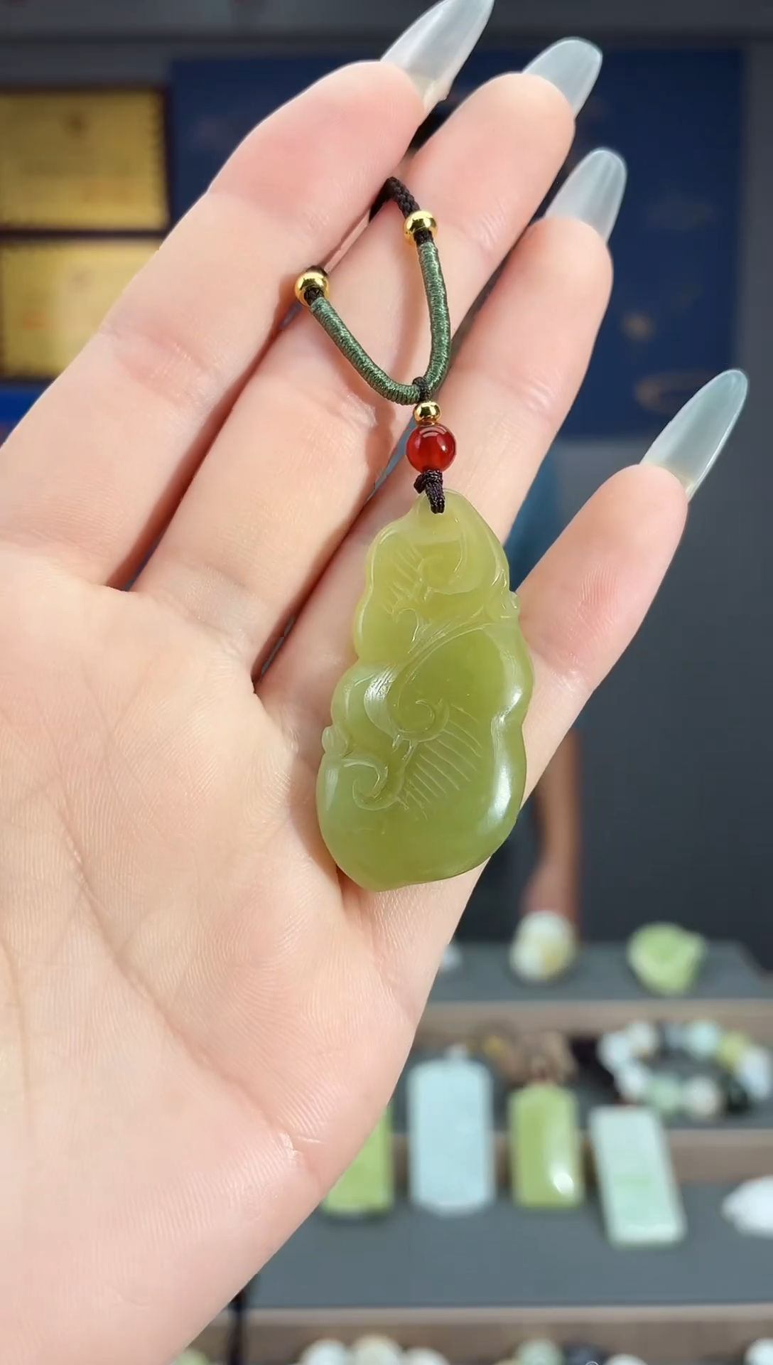 颈饰未镶嵌和田玉1