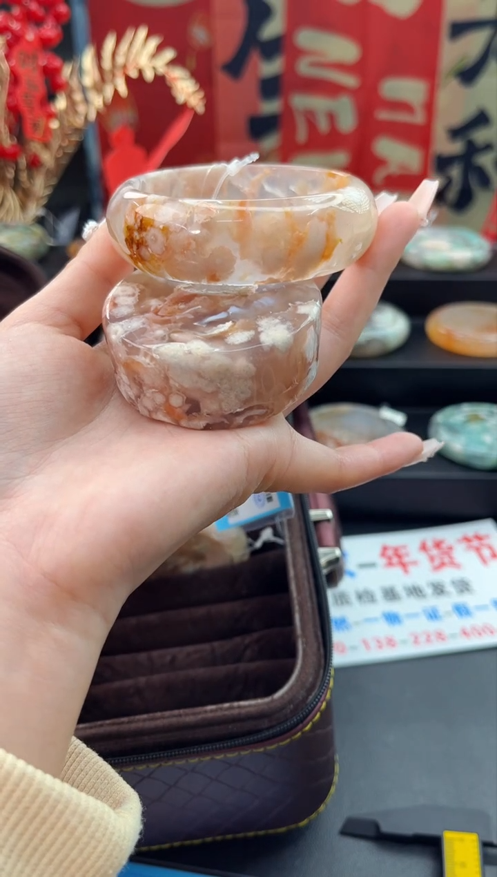 【闪购商品】石英质玉手镯未镶嵌赠送镯心（57圈口）