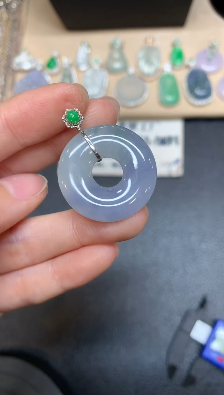 【闪购商品】翡翠颈饰18K金镶嵌甜甜圈【无服务费