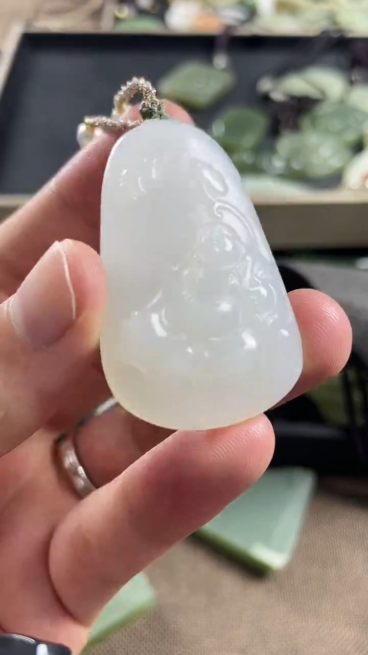 颈饰未镶嵌和田玉佛公
