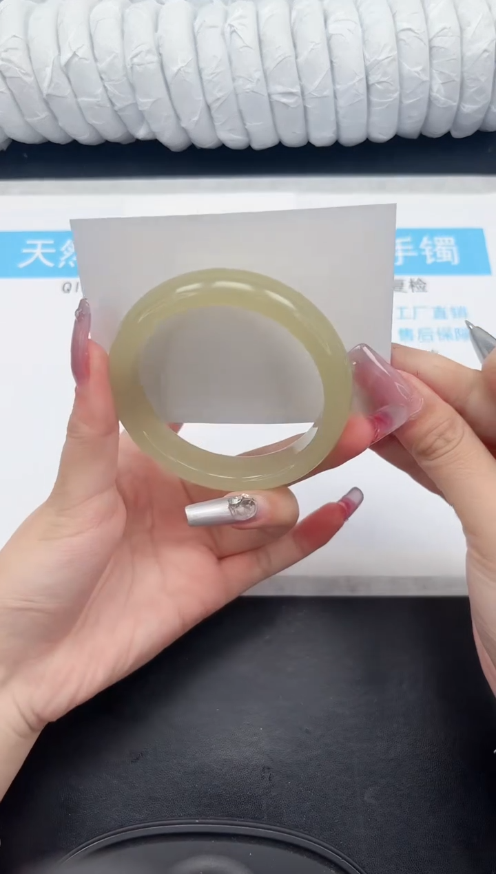【闪购商品】石英质玉手镯未镶嵌232-58