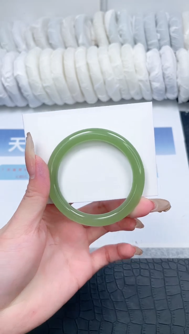 【闪购商品】石英质玉手镯未镶嵌Z221-53