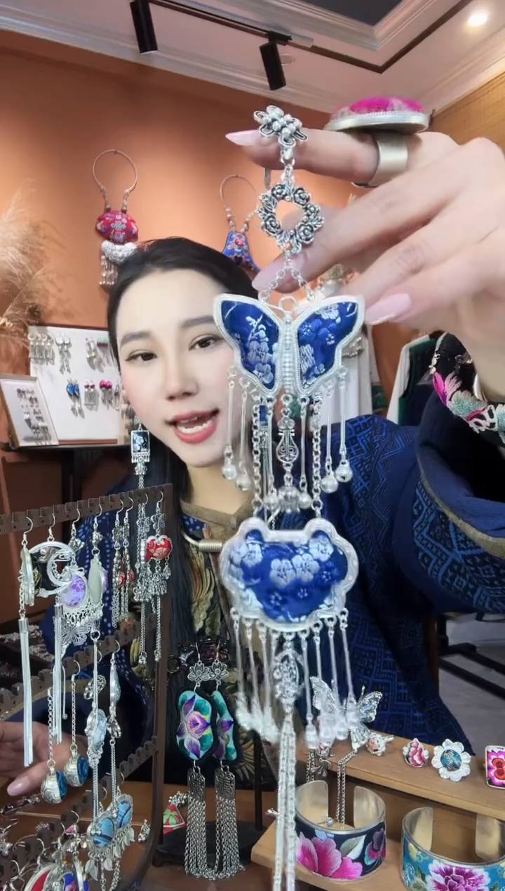 【闪购商品】刺绣纯手工耳环民族风