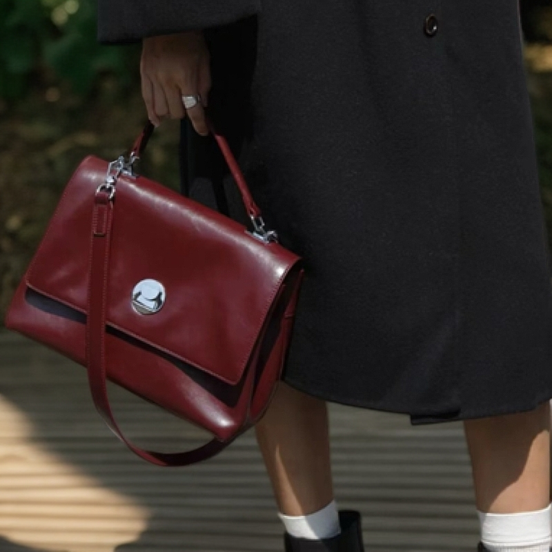 时尚女包高级质感油蜡皮手提包复古通勤大包斜挎女包（56098）