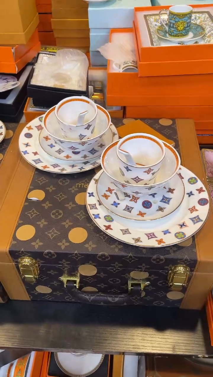 杯鸿辉家品牌瓷器，京东包邮！