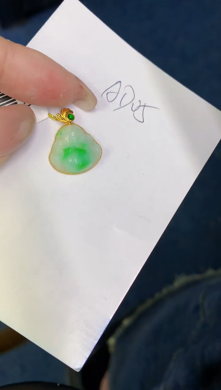翡翠18K金镶嵌颈饰00000000000
