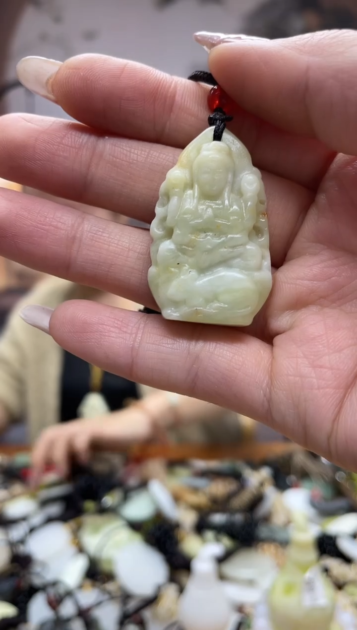 未镶嵌岫玉吊坠·