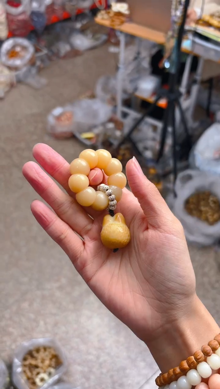 吊坠菩提根/象牙果K02  黄色拉步步