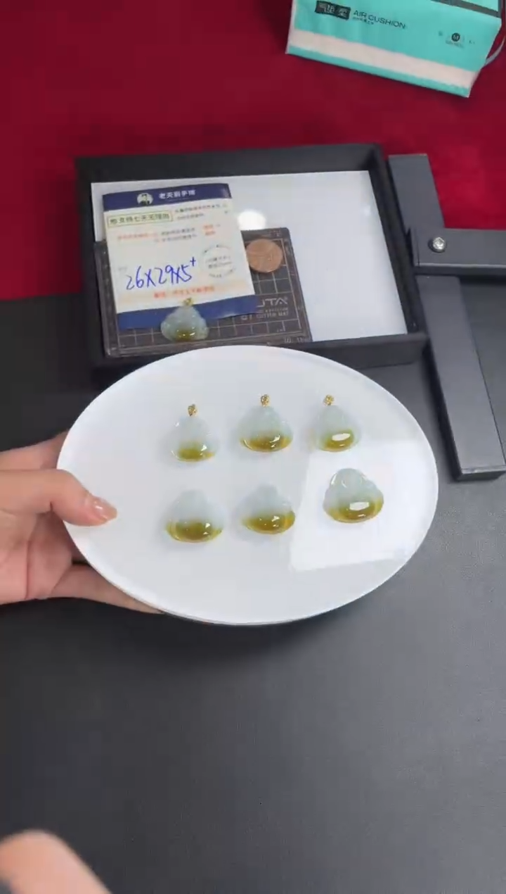 【闪购商品】翡翠挂件18K金镶嵌佛公FL23配绳/多样性发其一ZBCP