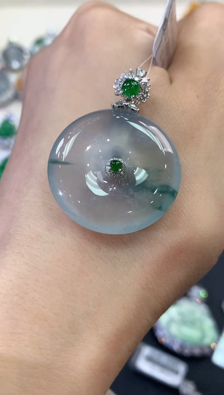 【闪购商品】翡翠吊坠(不含链)18K金镶嵌D61