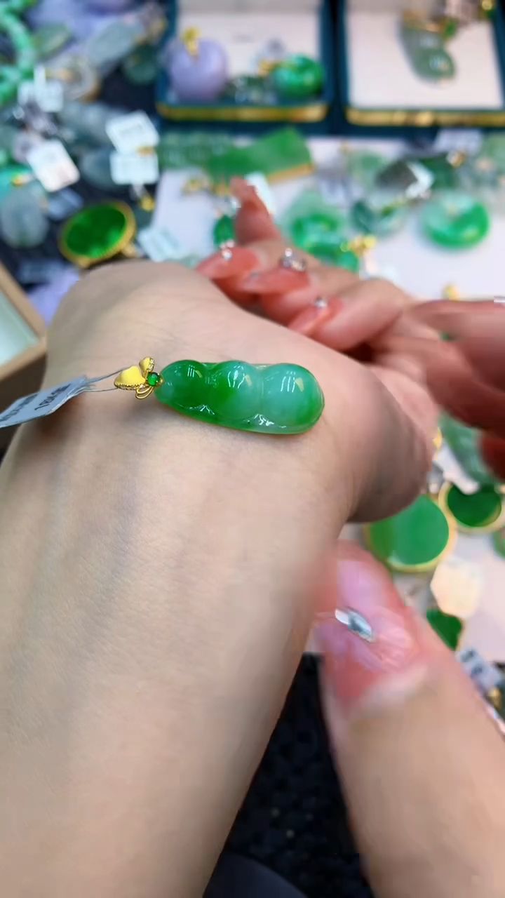 颈饰18K金镶嵌翡翠11