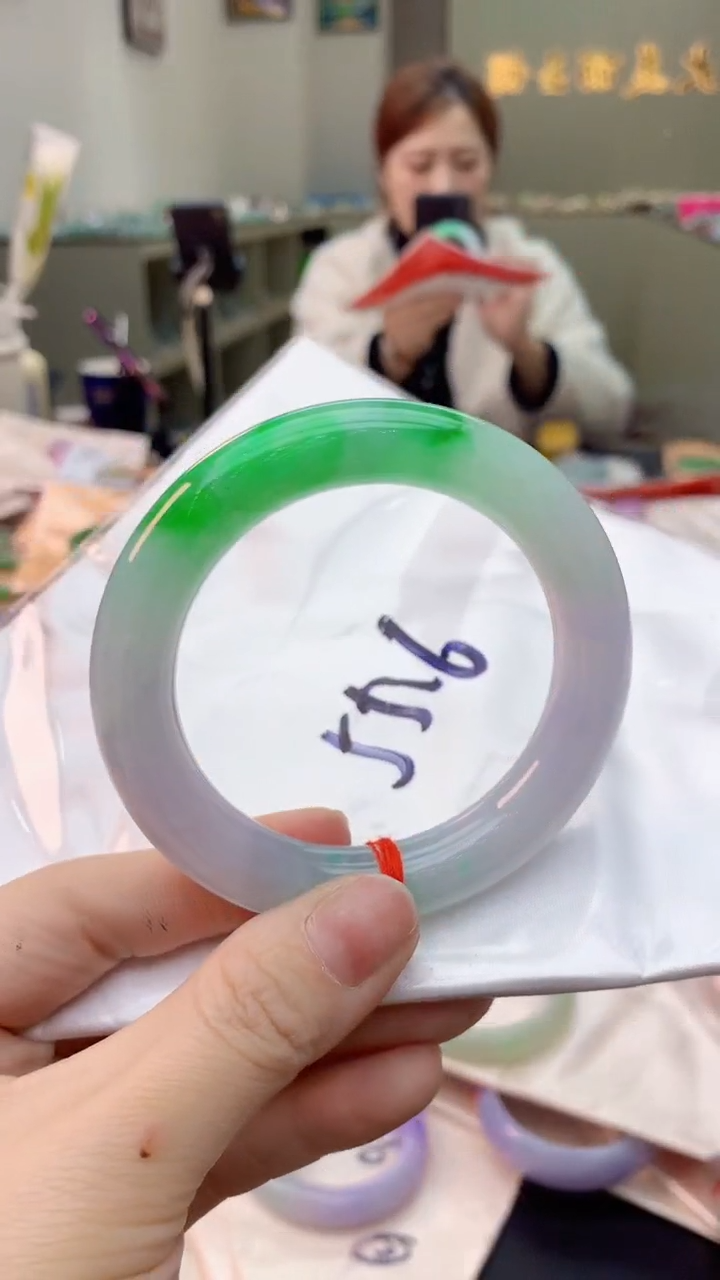 【闪购商品】翡翠手镯未镶嵌0246708994