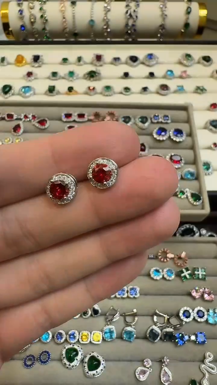 未镶嵌耳饰石榴石石榴石耳饰