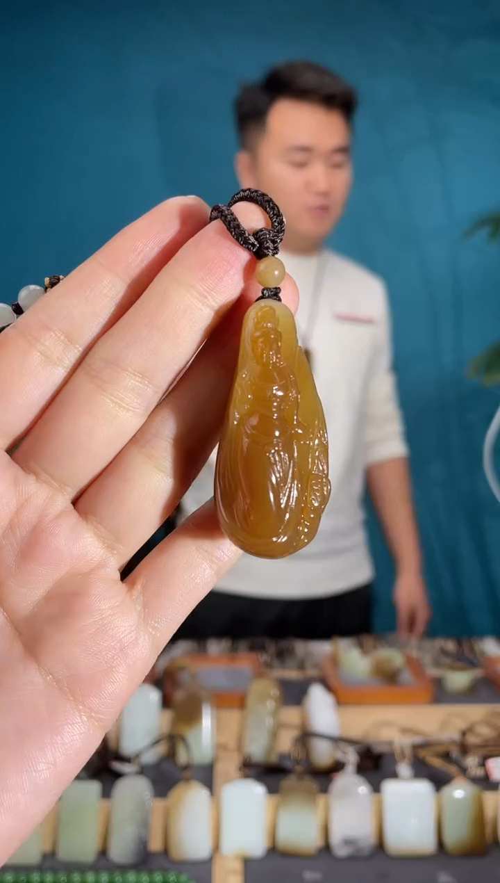 颈饰未镶嵌和田玉1