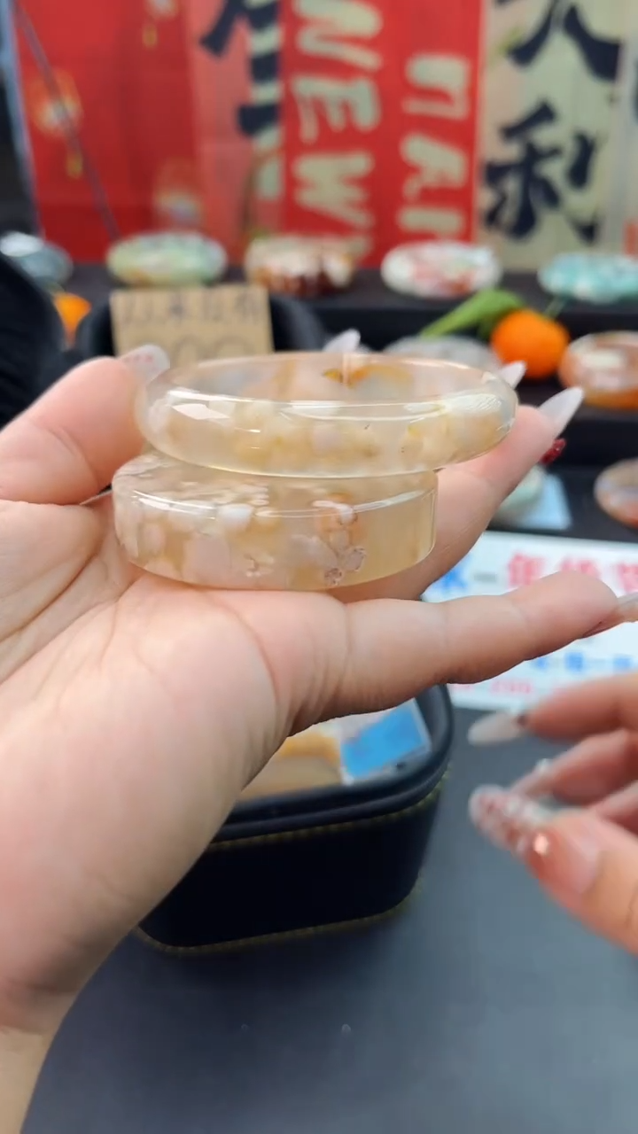 【闪购商品】石英质玉手镯未镶嵌赠送镯心（57圈口）